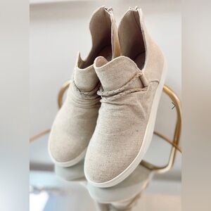 Very G Tweed Sneakers Womens Size 8